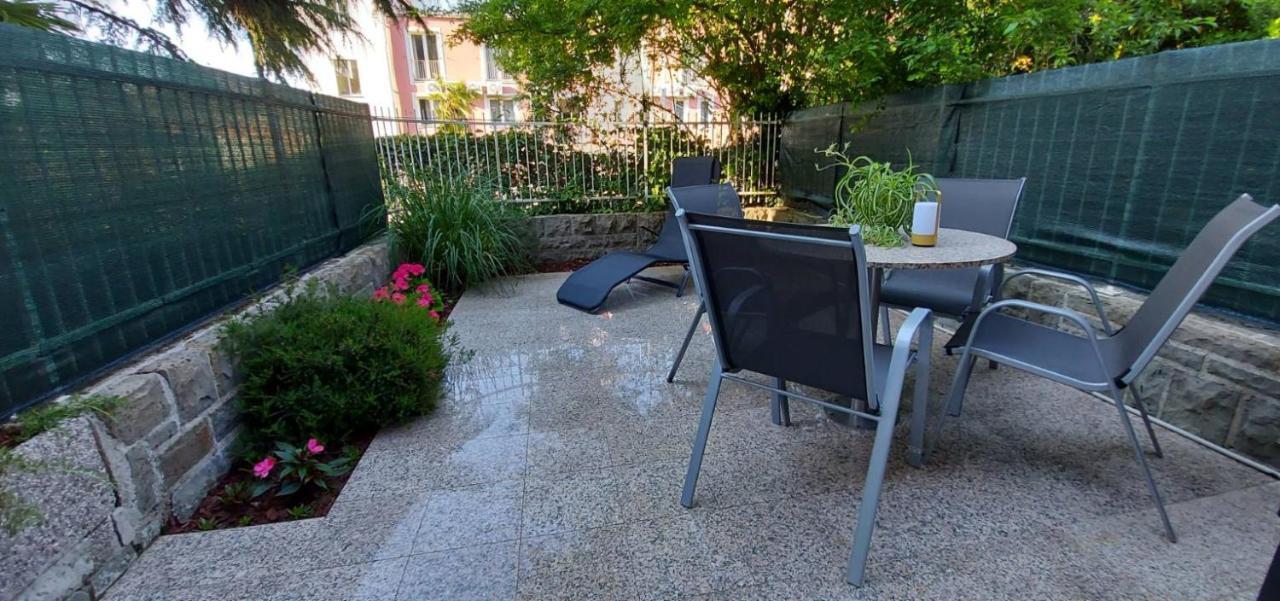 Apartma Zusterna Za Bazenom Копер Екстериор снимка